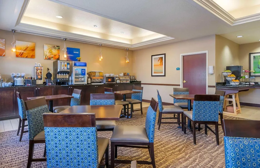 Comfort Inn & Suites Northeast - Gateway-1