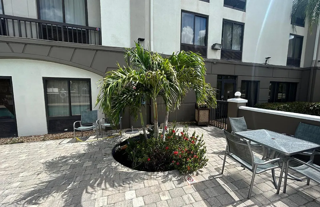 Spark By Hilton Fort Myers-1
