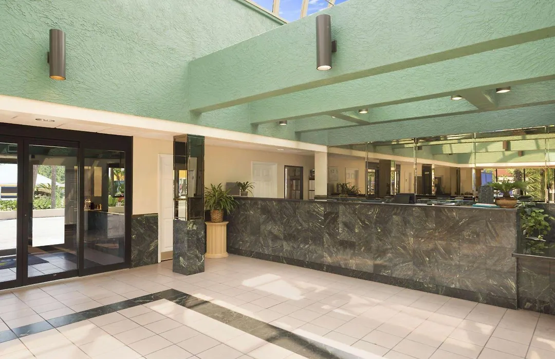 Days Inn By Wyndham Panama City Beach Beachfront Resort-1
