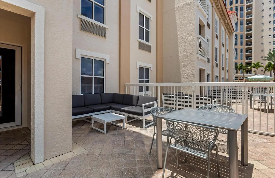 Hampton Inn & Suites St. Petersburg/Downtown-1