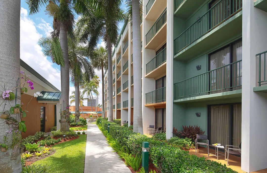 Courtyard By Marriott Fort Lauderdale East Lauderdale-By-The-Sea-1