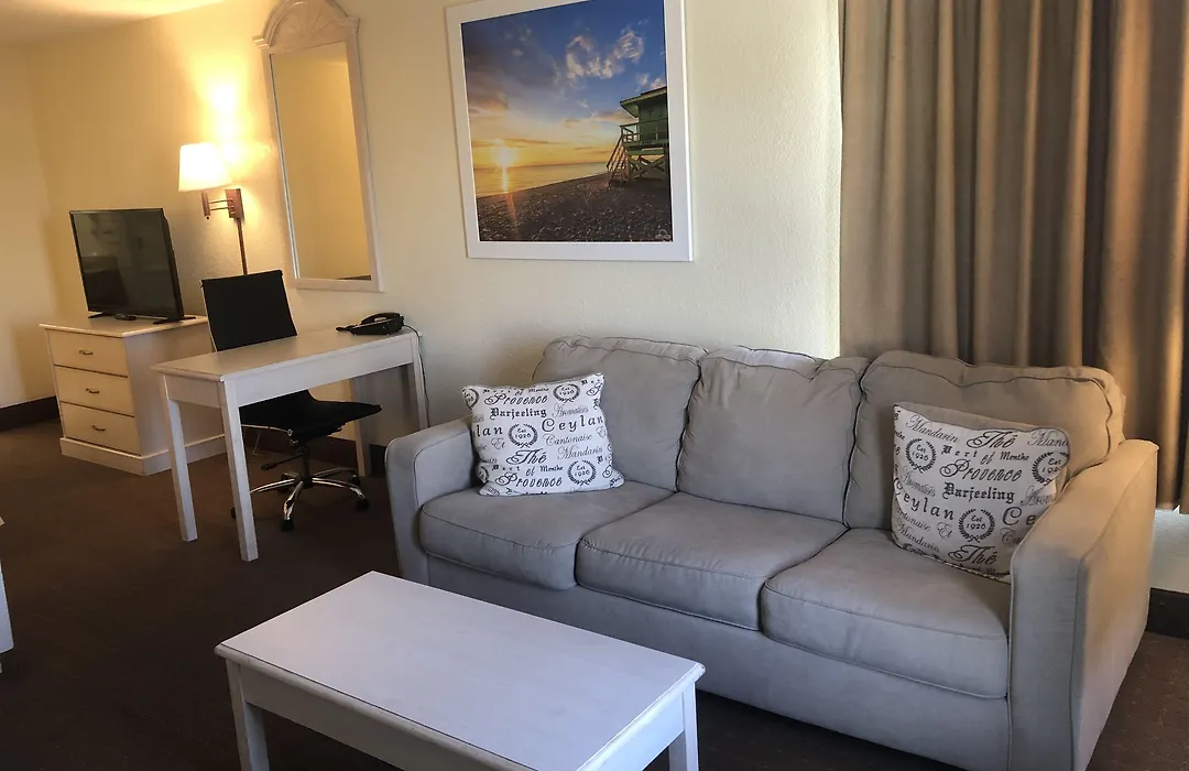Days Inn & Suites By Wyndham Navarre - Near Beaches Hurlburt-1