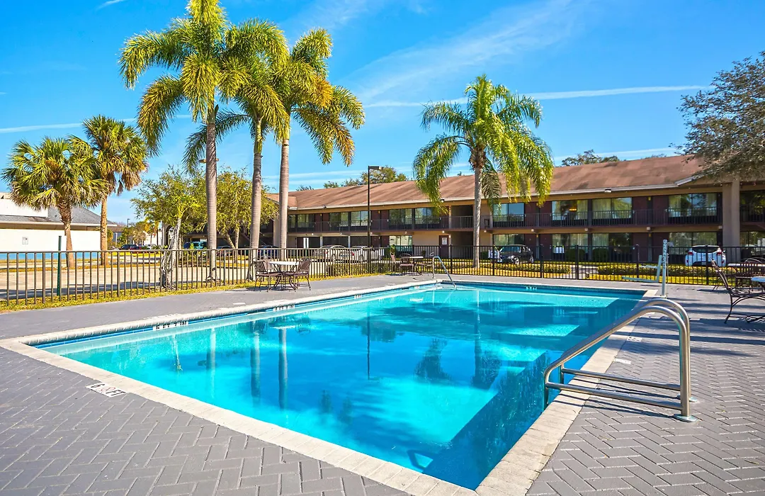 Americas Best Value Inn & Suites Melbourne-1