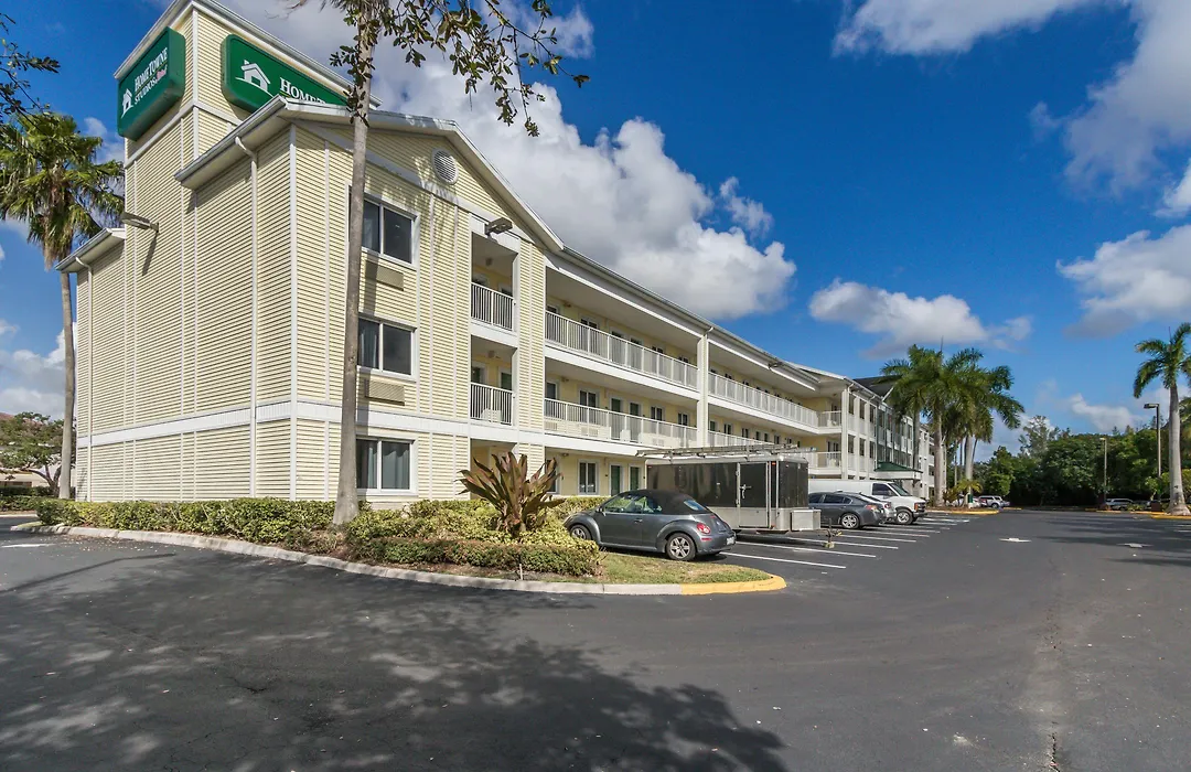 Hometowne Studios By Red Roof Fort Lauderdale-1