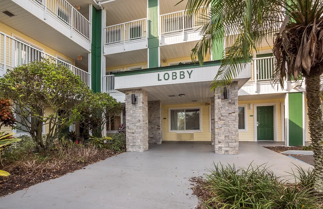 Hometowne Studios By Red Roof Orlando - Ucf Area-1