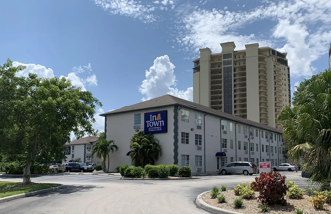 Intown Suites Extended Stay Fort Myers Fl-1