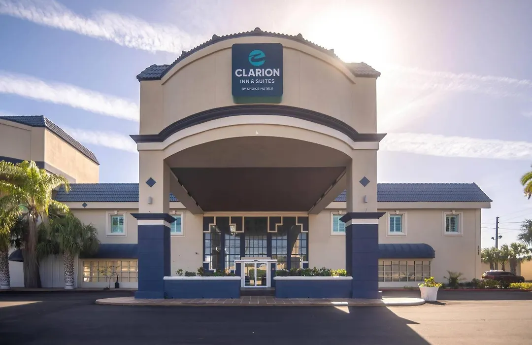 Clarion Inn & Suites Central Clearwater Beach-1