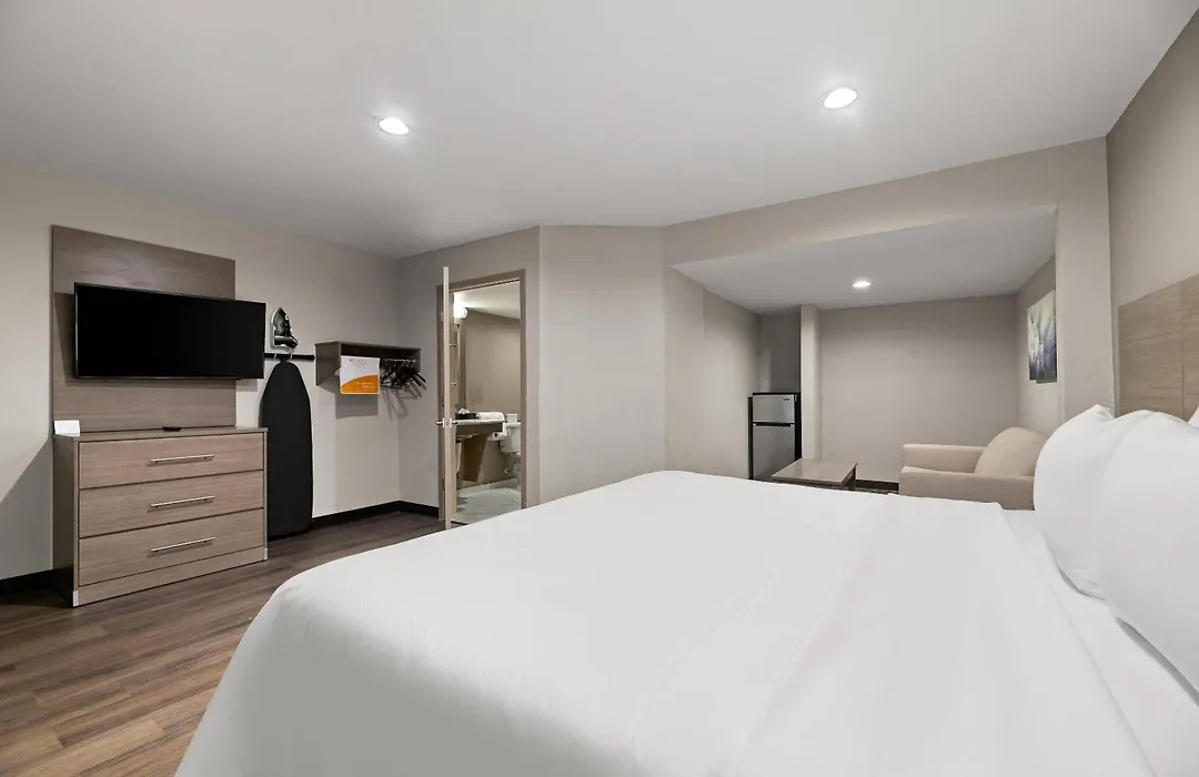 Quality Suites Wildwood - The Villages-1