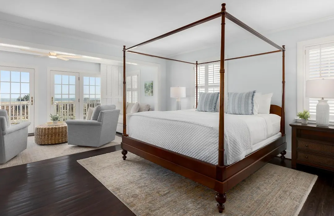 Elizabeth Pointe Lodge-1