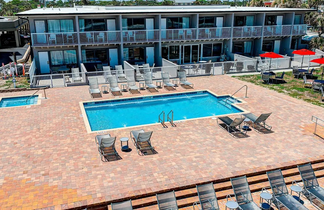 Beach House Inn With Pool & Hot Tub-1