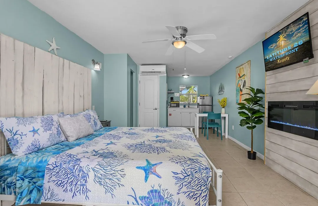 Latitude 26 Waterfront Boutique Resort - Bonita Springs-1