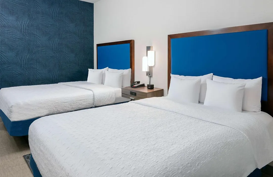 Hampton Inn And Suites Clearwater Beach-1