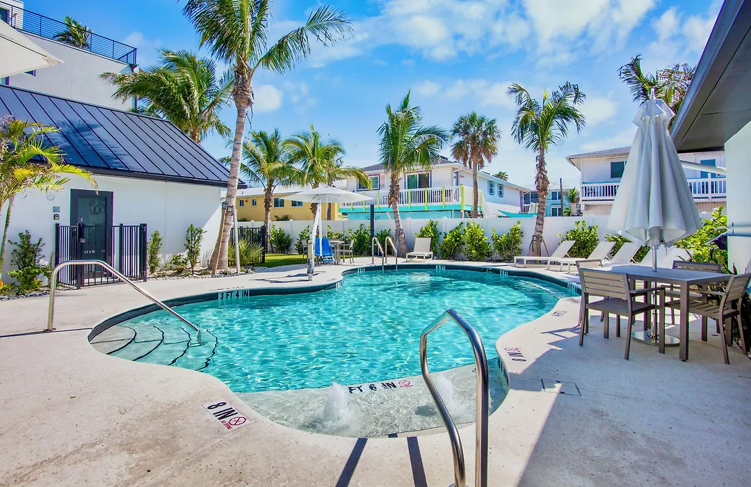 The Retreat At Anna Maria Island Inn-1
