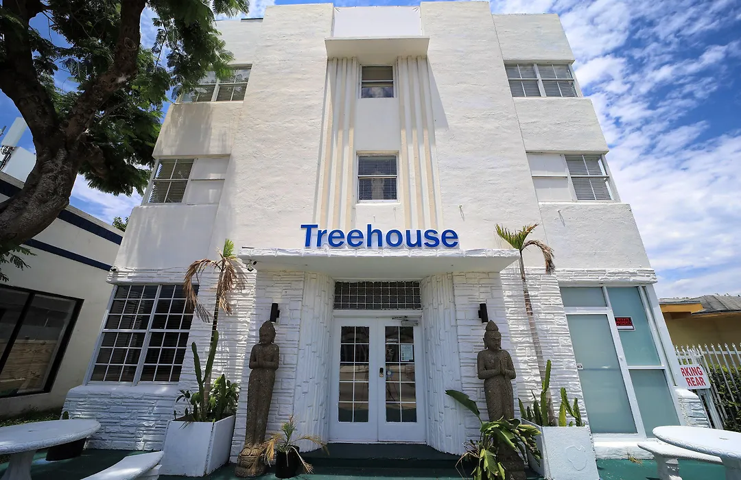 Treehouse Hotel-1