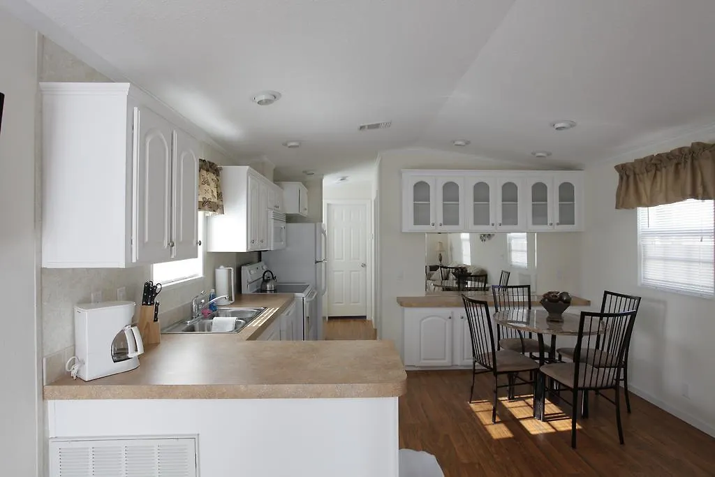 Sherwood Forest Cottage 6-1