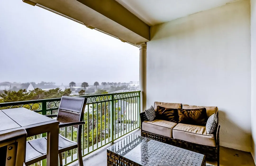 Inn At Seacrest 403-1