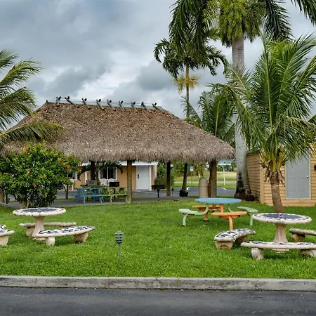 Everglades City Motel - Everglades Adventures Inn-3