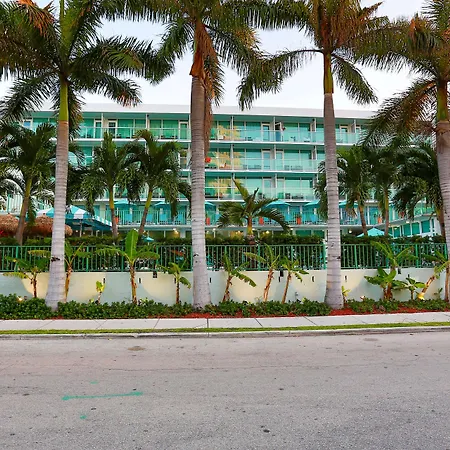 Best Western Plus Oceanside Inn-3
