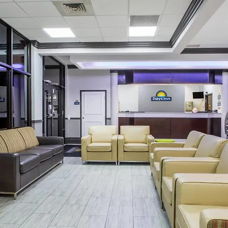 Days Inn & Suites By Wyndham Orlando Airport-3