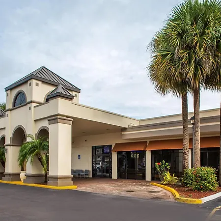 Days Inn & Suites By Wyndham Orlando Airport-2