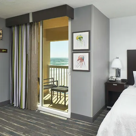 Hampton Inn Daytona Beach/Beachfront-3