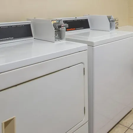 Days Inn & Suites By Wyndham Navarre - Near Beaches Hurlburt-3
