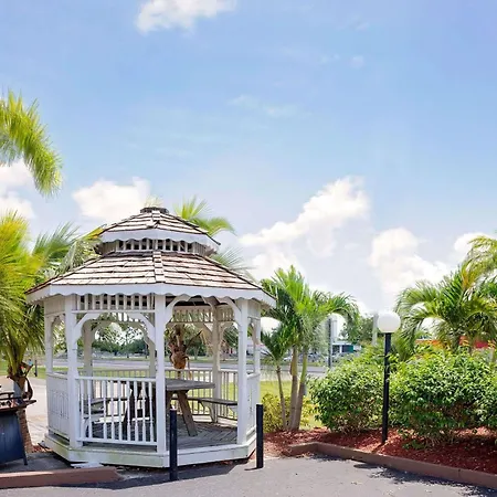 Knights Inn Port Charlotte-2