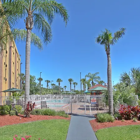 The Adventure Hotel By The Parks-2