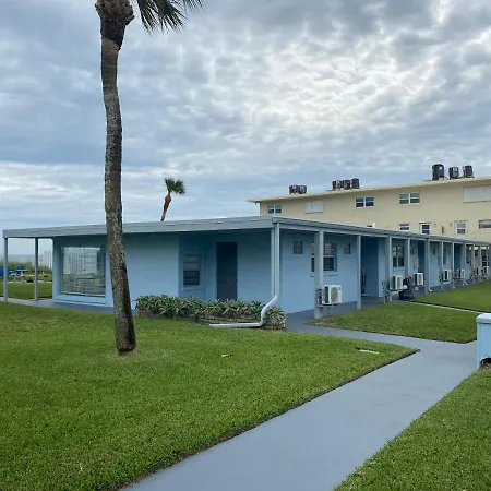 Sea Aire Oceanfront Inn-3