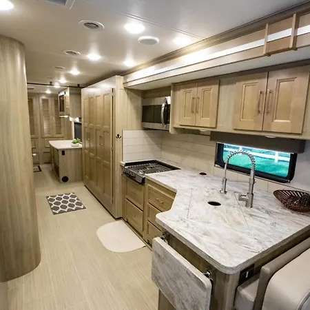 River Safaris, Stationary Class A Motorcoach, Old Homosassa-3
