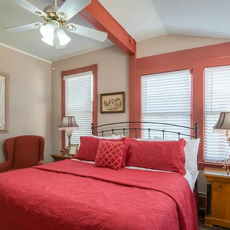Victorian House Bed And Breakfast-2