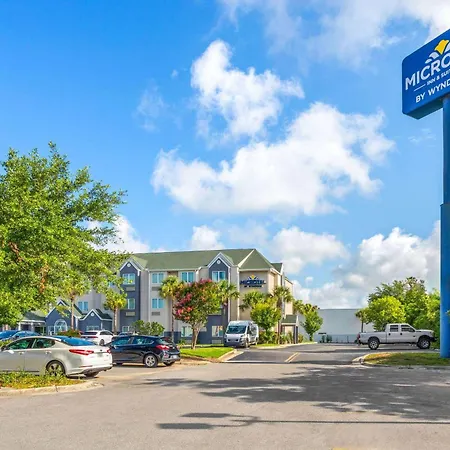 Microtel Inn & Suites By Wyndham Panama City-3