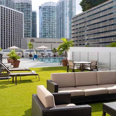 Courtyard Miami Downtown Brickell Area-2
