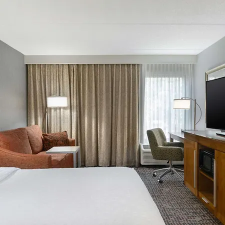 Hampton Inn Tallahassee-Central-2
