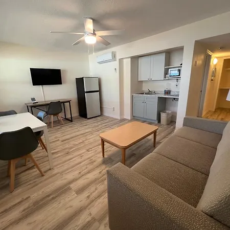 Beachside Resort Motel-3