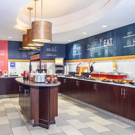 Hampton Inn Orlando-International Airport-2
