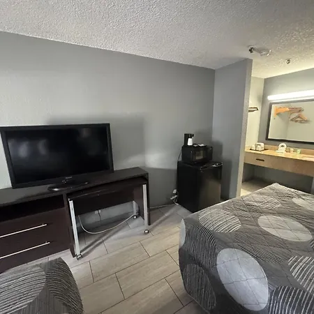 Budget Inn Sanford International Airport-2