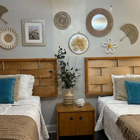 Twin Palms Motel-3