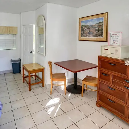 Richard'S Motel Extended Stay-3