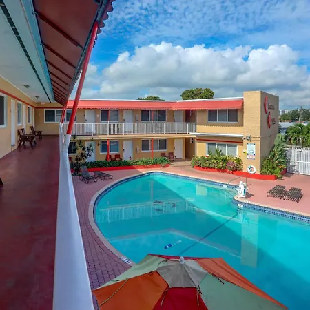 Beach And Town Motel-2