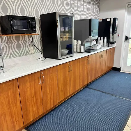 Microtel Inn & Suites By Wyndham Port Charlotte Punta Gorda-2