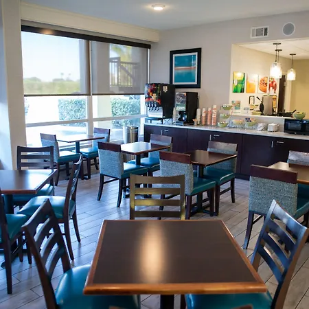 Quality Inn Palm Beach International Airport-3