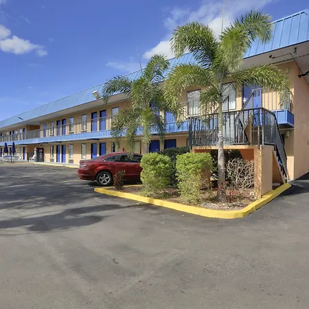 Magnuson Hotel Bradenton-2