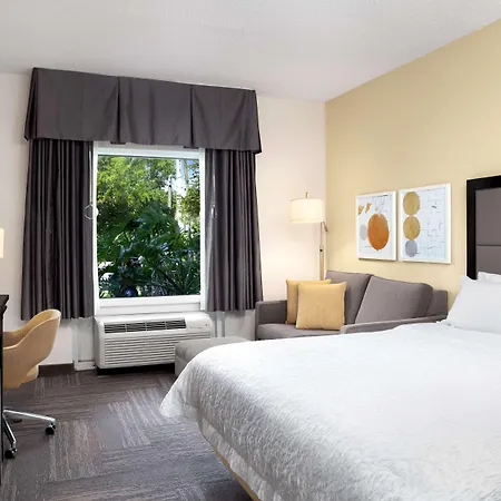 Hampton Inn Hallandale Beach-Aventura-3