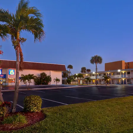 Motel 6-Cocoa Beach, Fl-2