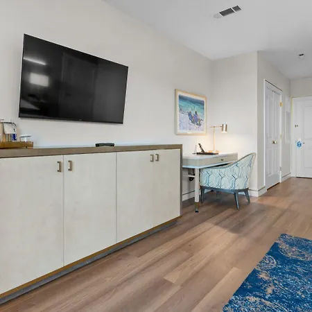 Harbor Suites At Harborwalk Village-2