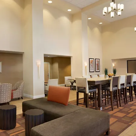 Hampton Inn & Suites Largo-3