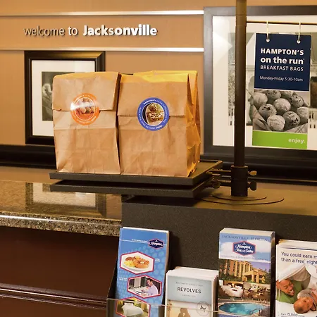 Hampton Inn & Suites Jacksonville-Airport-2