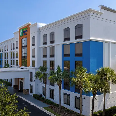Holiday Inn Express & Suites. By Ihg-2