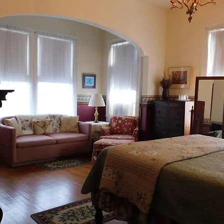 Pensacola Victorian Bed & Breakfast-3